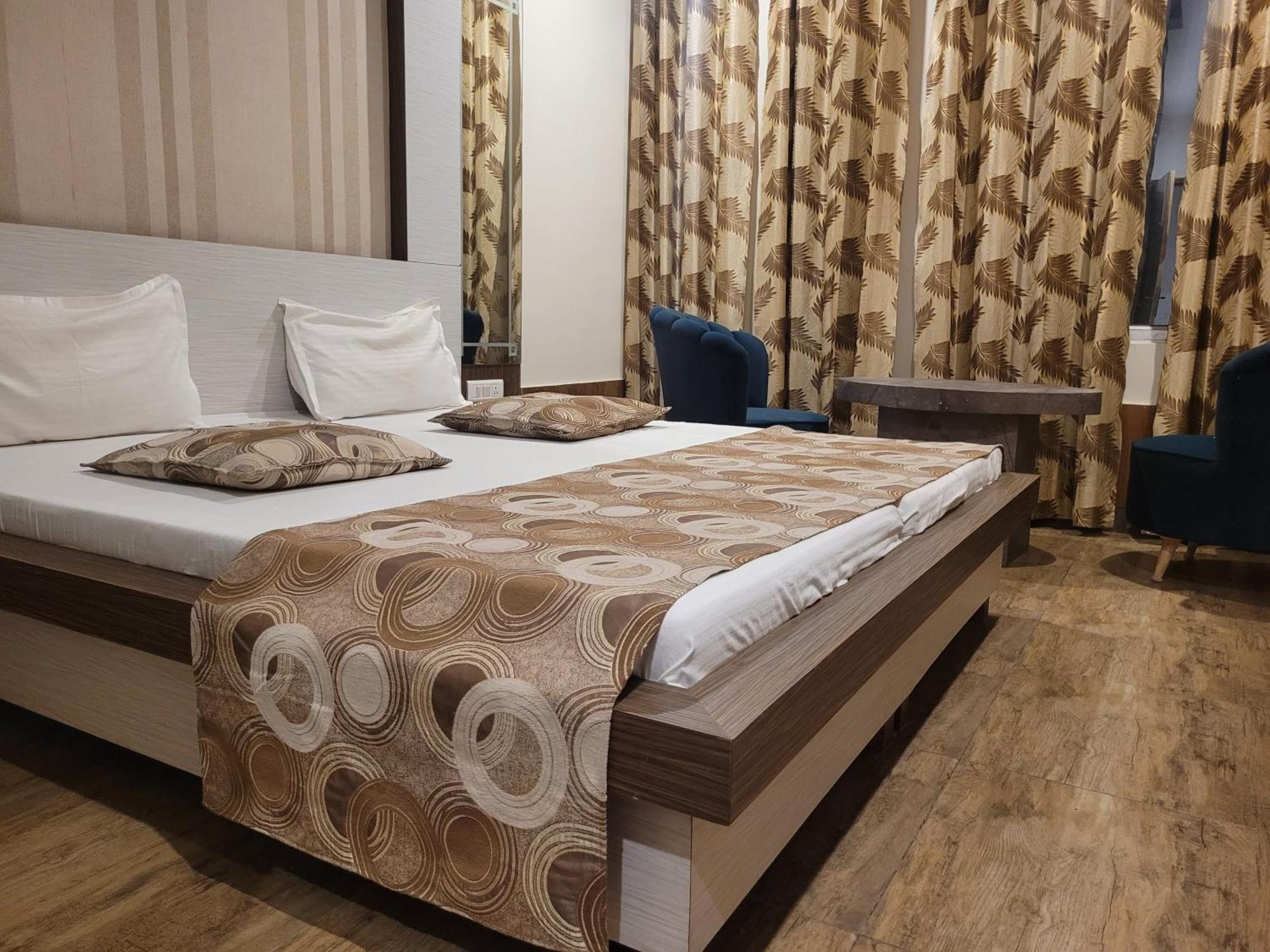 The Aura Grand Hotel & Banquet - A Unit Of Sitara Kollection Hotels Rohtak Экстерьер фото